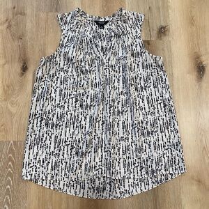 Simply Vera Black and White Sleeveless Women's Top
Size M